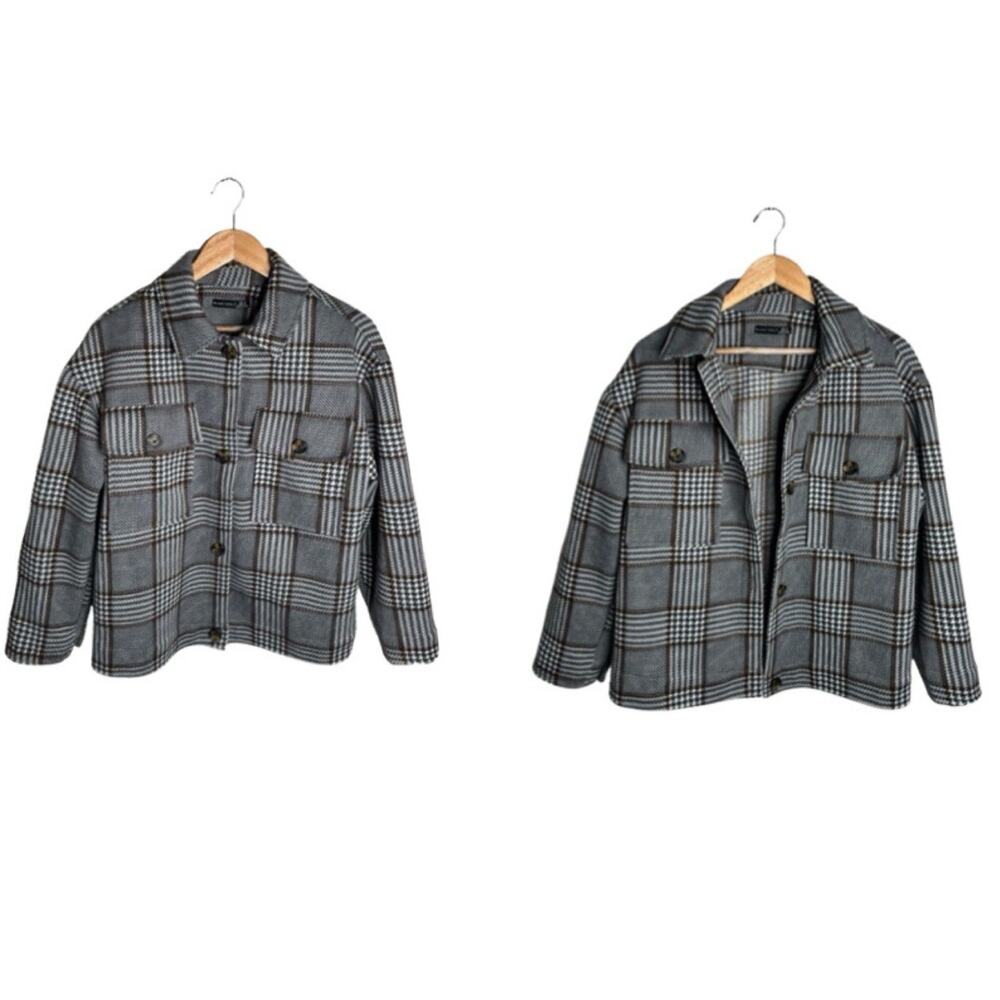 Plaid Shacket Size Medium Black Pockets White Blue Brown Flannel Black Tape